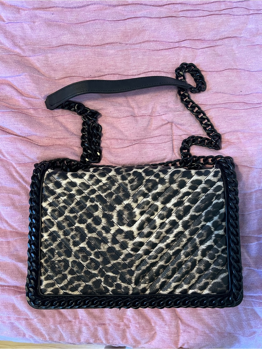 Women’s Black & Silver Leopard-Print Chain Shoulder Bag